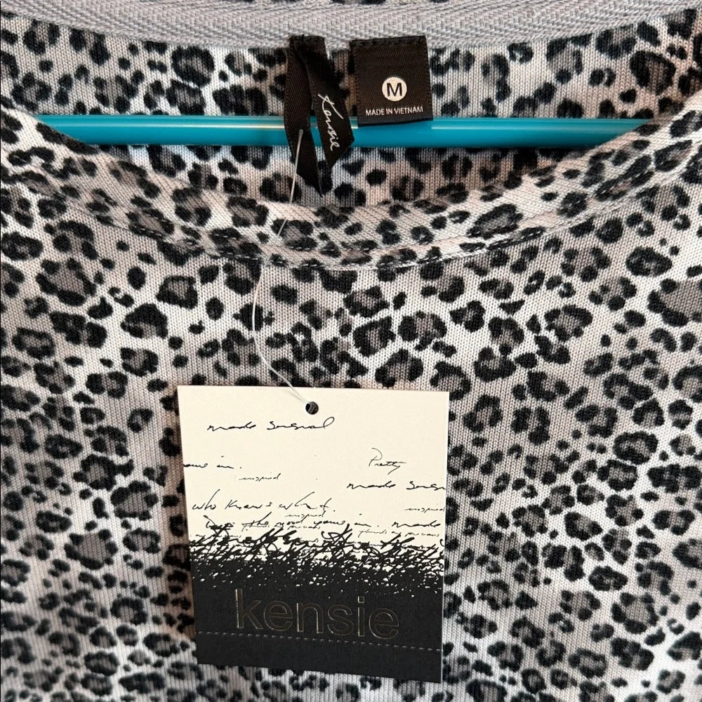 KENSIE Size Medium Black & Gray Leopard-Print Long Sleeve Drawstring Top - Picture 2 of 7